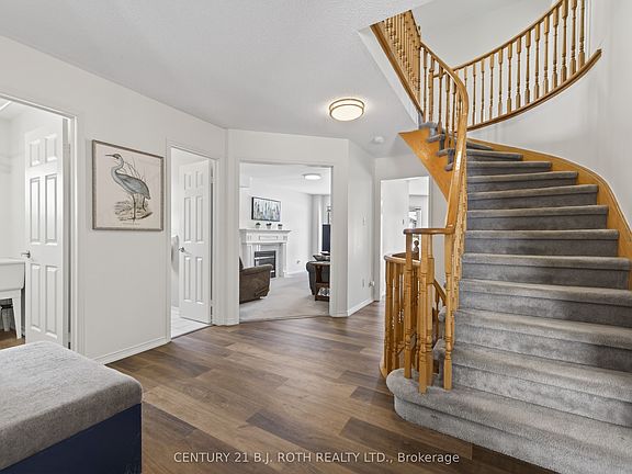 3rd image of 400 Cundles Rd W