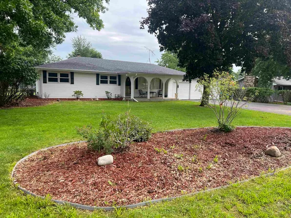 1113 W Blackhawk Dr, Byron, IL 61010