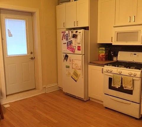 2nd image of 2230 N Bissell St #3