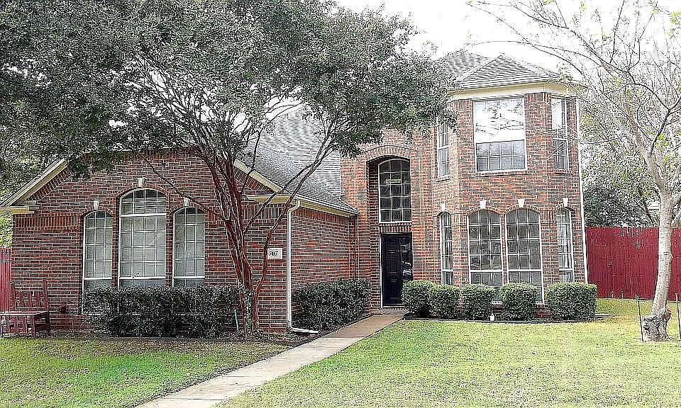 1st image of 707 Saint Johns Dr