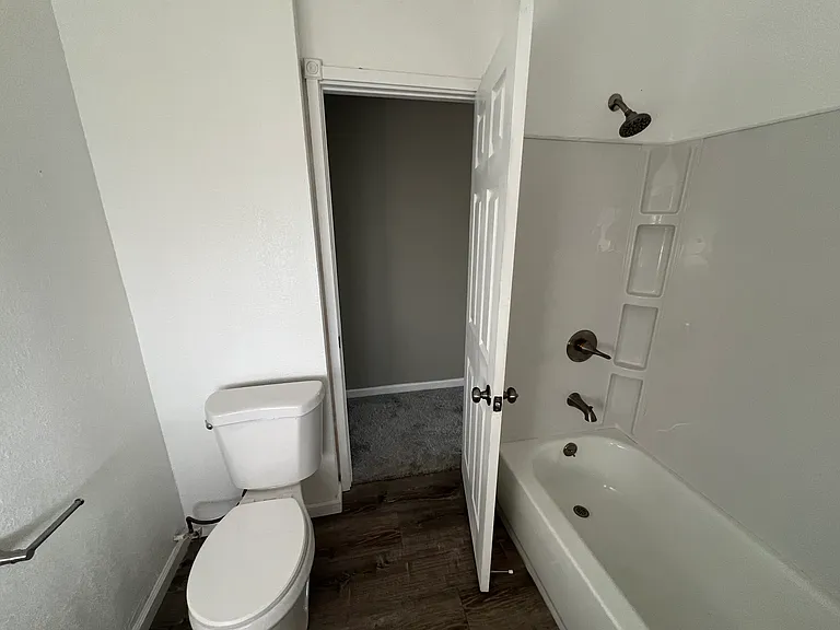 1310 Los Robles Blvd #B — Photo 14
