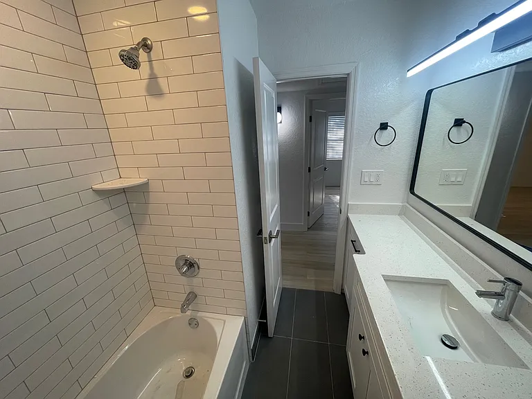 4315 W Laurel St — Photo 11