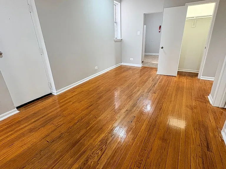 4945 W Monroe St — Photo 3