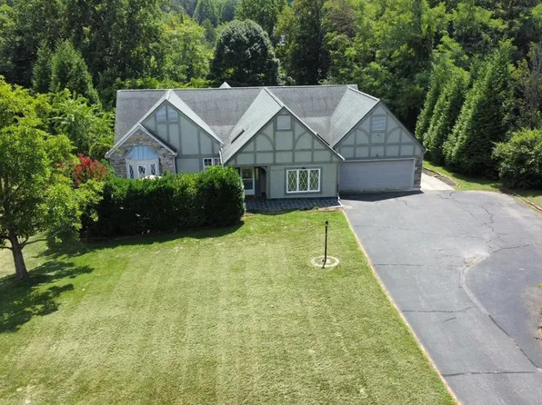 311 Spring Lake Rd, Forest, VA 24551