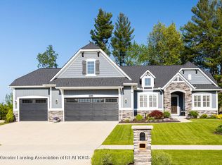 6044 Southridge Rd, East Lansing, MI 48823