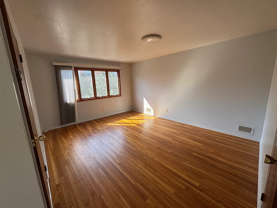218 Bergen St #2