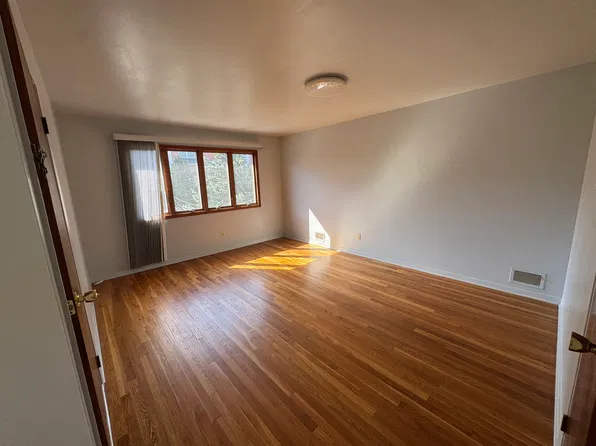 218 Bergen St Floor 2, Harrison, NJ 07029