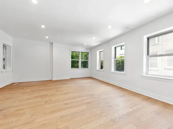 38 West 11th Street image 4 of 9