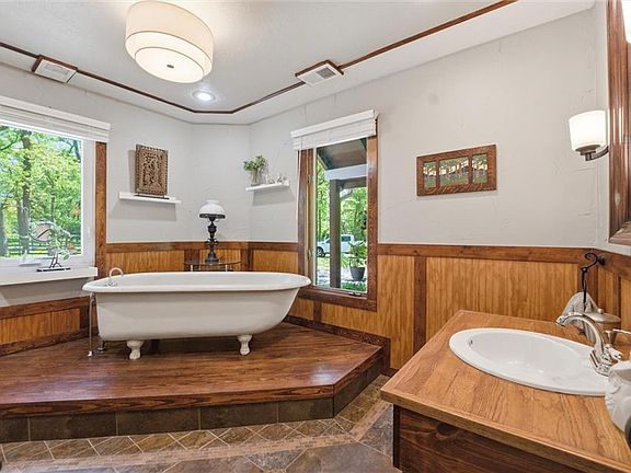 5th image of 842 Kendall Rd