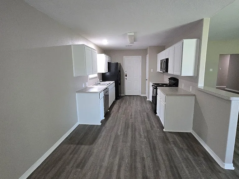 3610 Del Mar Ct — Photo 2
