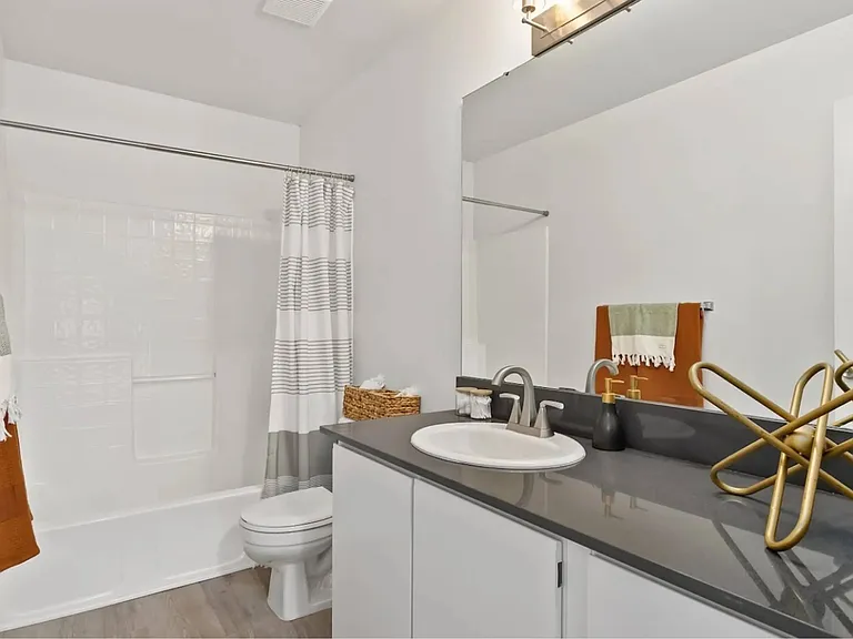 Monterra Townhomes — Photo 16