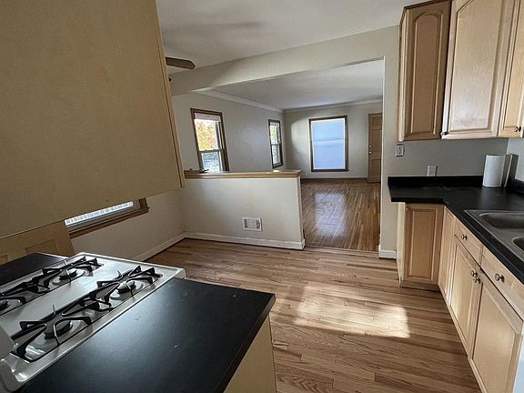 5th image of 4952 Abbott Ave S #4952