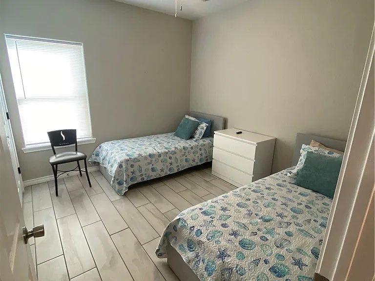 706 Military Dr — Photo 6