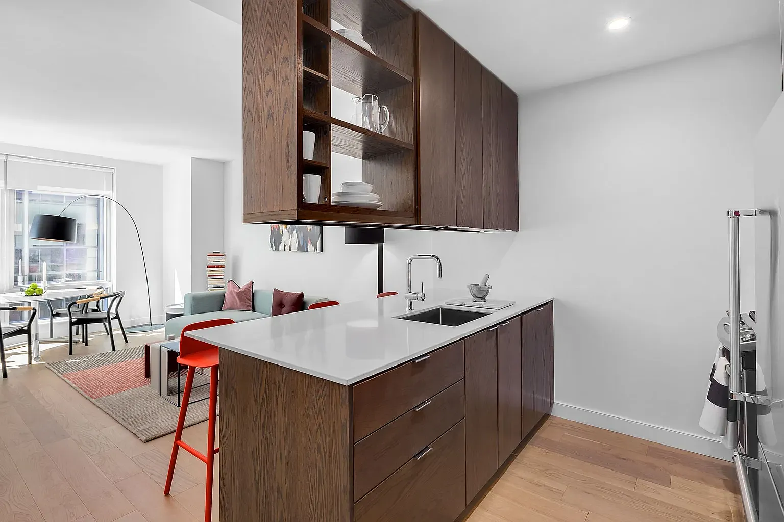 225 East 39th Street — Photo 2