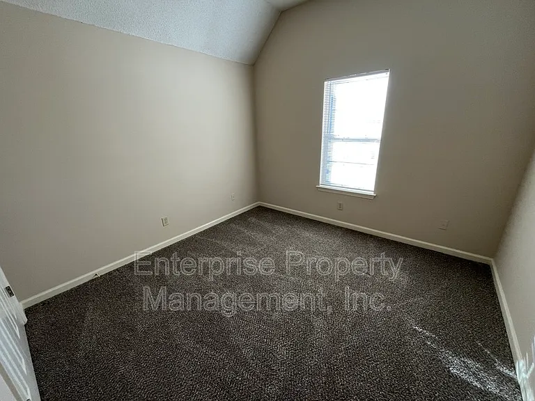 1330 Siskin Dr — Photo 9