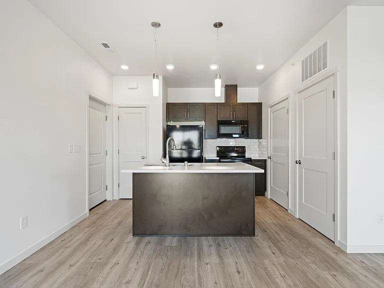 Columbia River Walk Apartments — Photo 82