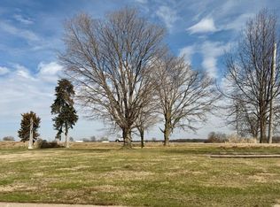 58 Cobblestone Ln Lot 2, Le Claire, IA