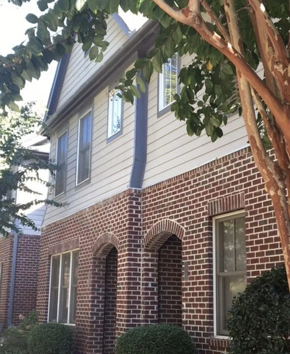700 Bennett St — Photo 1