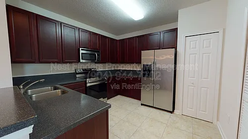 8201 Green Parrot Rd #202 Photo 1