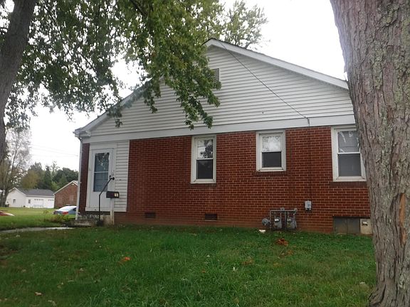 2nd image of 701 S Hoosier Ave