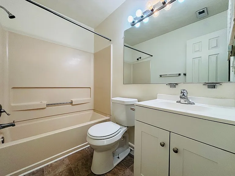 401K Berryfield Ln — Photo 5