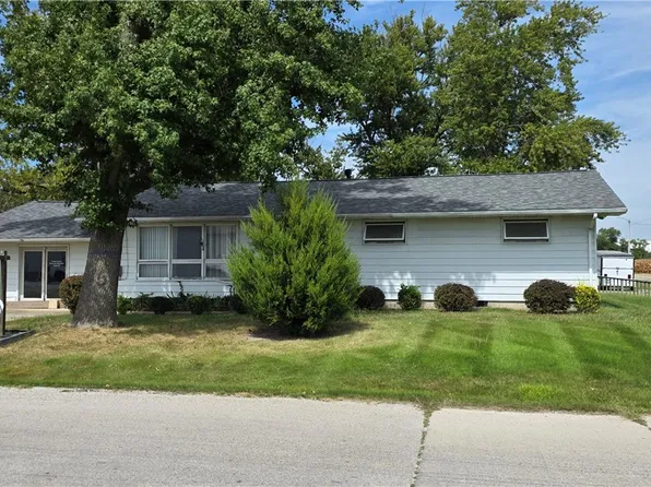 204 Jennie Haley Dr, Farina, IL 62838