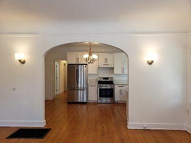 3rd image of 858 S Gramercy Pl #1/2