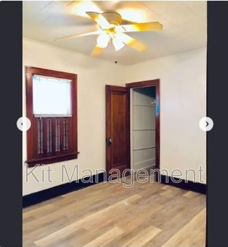 Charming 2-Bed Bungalow with Garage & Yard on Atlantic Ave Toledo's Best Value! — Photo 2