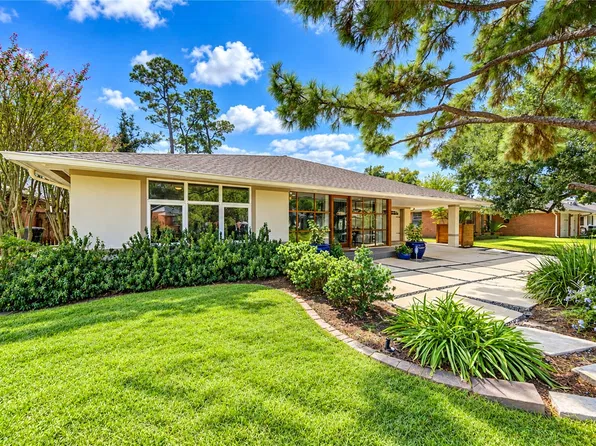 6211 Grovewood Ln, Houston, TX 77008