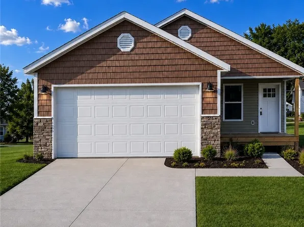 360 Paige Ave E, Barberton, OH 44203