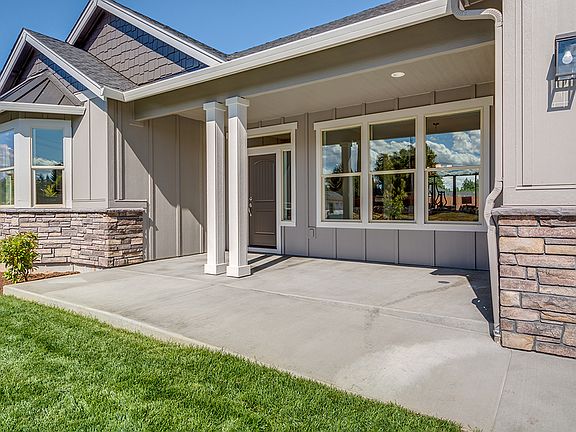 Lincoln Lot 30 - Covered Front Porch