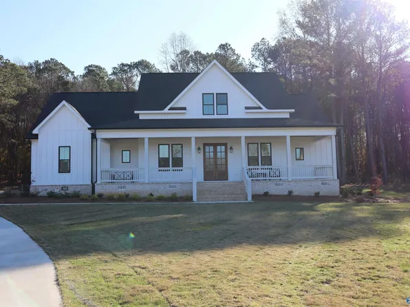 200 Spring Creek Cv, Guntersville, AL 35976