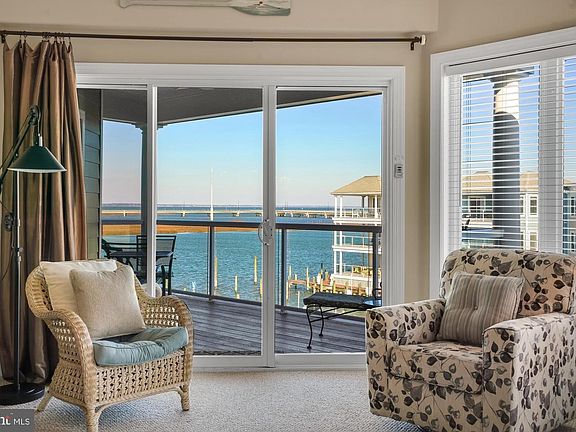 4th image of 6321 Captains Ln Unit 306
