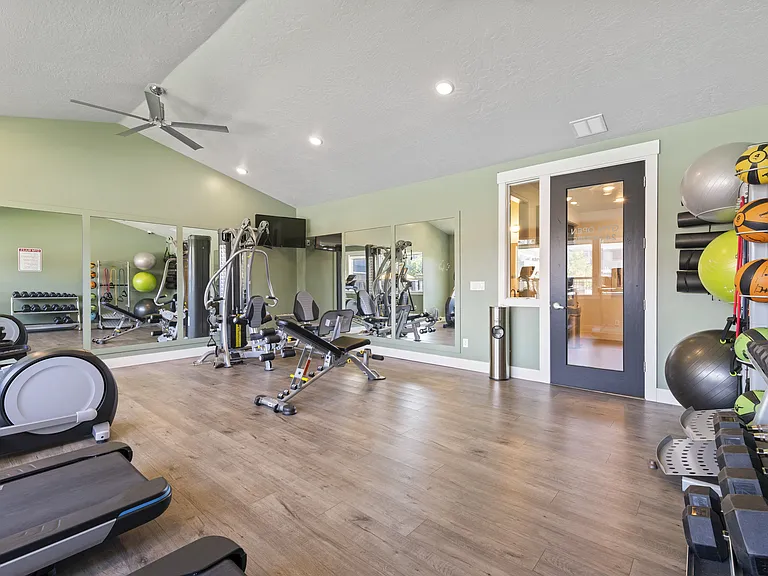 Ridgecrest Commons — Photo 14