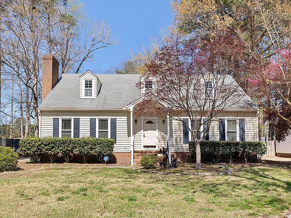 2nd image of 1716 Ridgeway St W