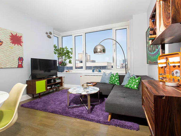635 W 42nd St #12B — Photo 6