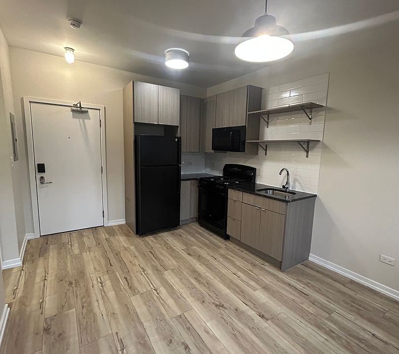 1st image of 5051 N Kenmore Ave APT 308