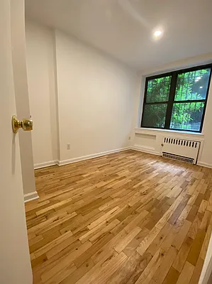 Rented by Current Real Estate Advisors | media 4