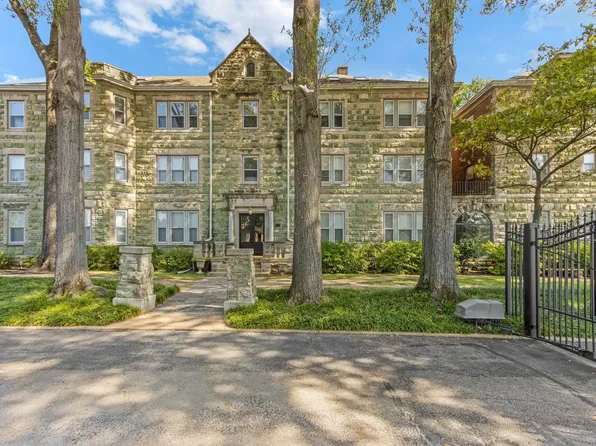 200 N Waldran Blvd APT 17, Memphis, TN 38105