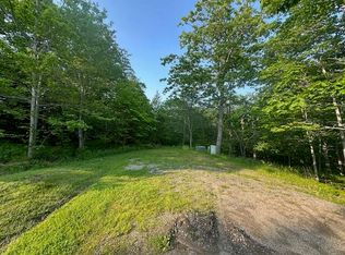 35 Spring Mountain Dr, Rockport, ME 04856