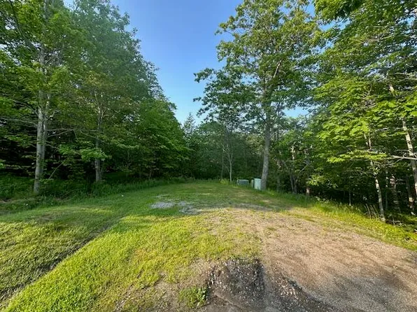 35 Spring Mountain Drive, Rockport, ME 04856