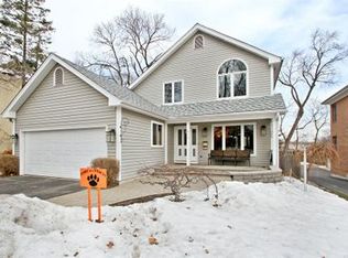 612 E Sunnyside Ave, Libertyville, IL