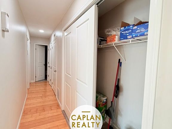 5th image of 463 Whalley Ave APT E