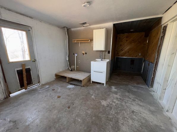 16701 S 1495 Road, Stockton, MO 65785