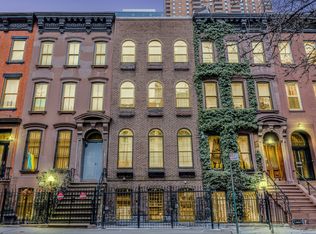 450 W 44th St #1, New York, NY 10036