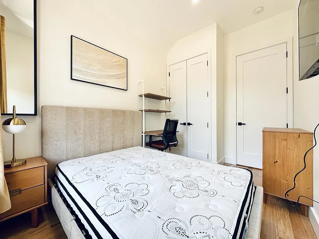 Building Photo - 1130 Jefferson Ave #532