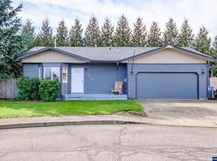 200 SE Stone Ln, Dallas, OR 97338