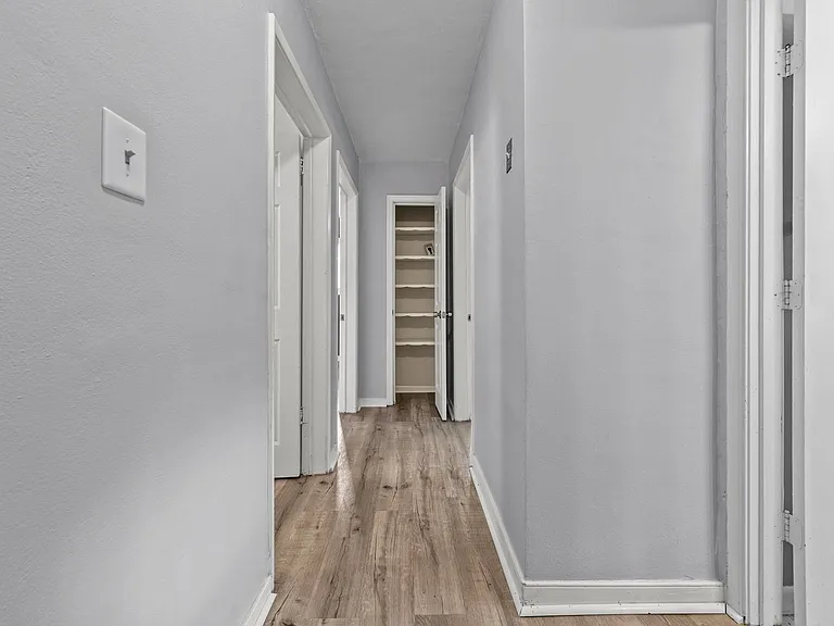 413 Catalina Ave — Photo 9