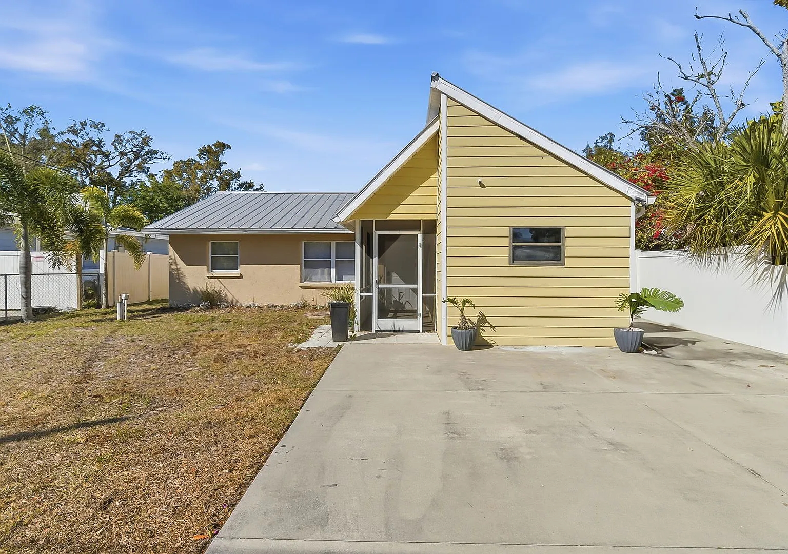 4 bed, 1812 sqft, $3,800 — Photo 1