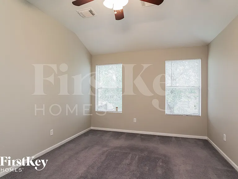 947 Leadenhall Cir — Photo 8